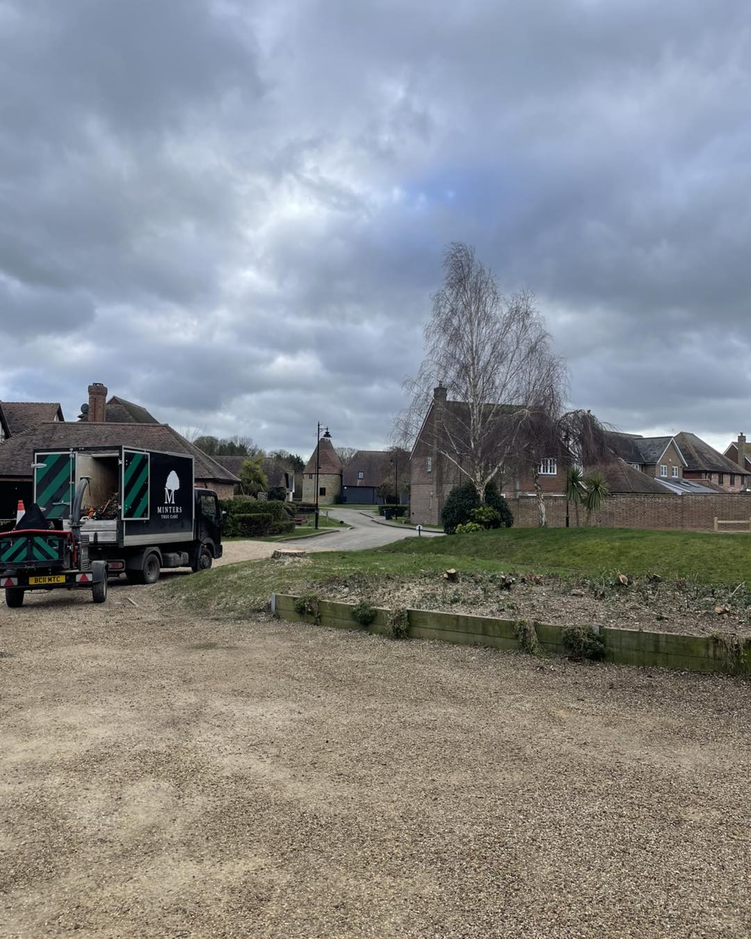 Minters Tree Care team working safely on a domestic tree removal